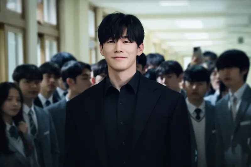 Ator Kim Mu Yeol no Colégio Daehan.