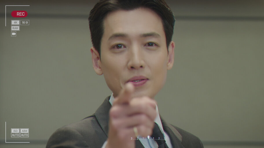 Cena emocionante de equipe no dorama coreano Pro Bono na Netflix.