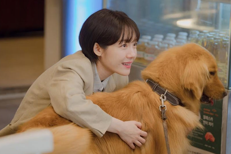Atriz So Ju-yeon interpretando a advogada Park Gi-ppeum no dorama Pro Bono.