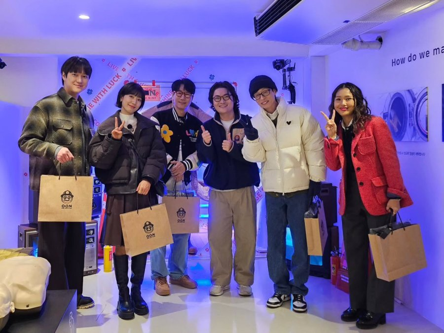 Elenco completo do dorama Hong a Infiltrada reunido.