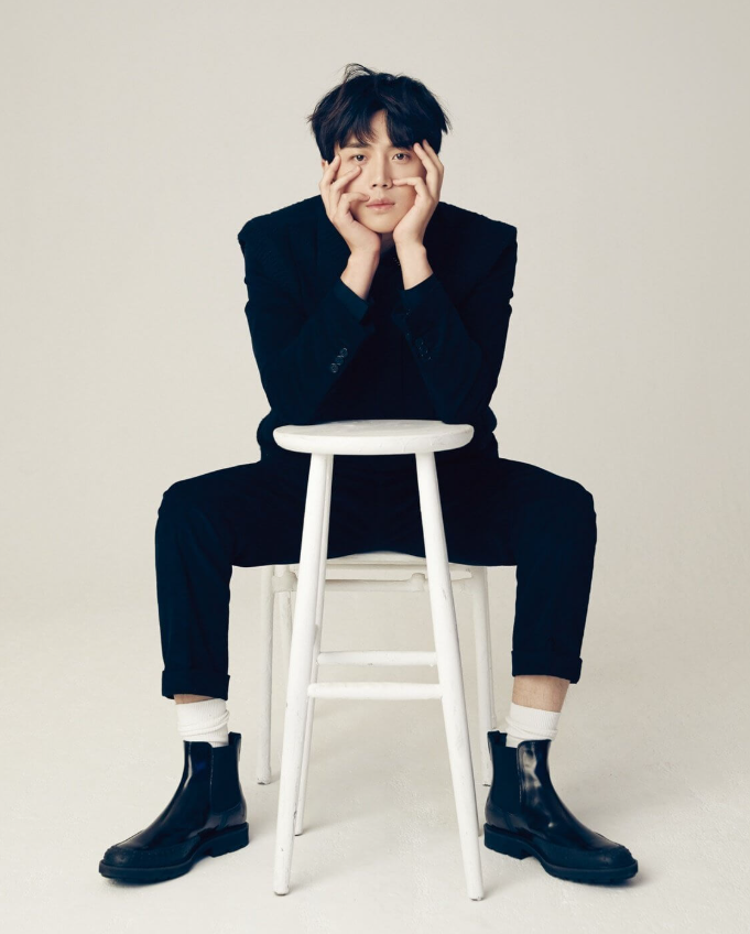 Kim Seon-ho em atividade profissional após contrato com a Fantagio.