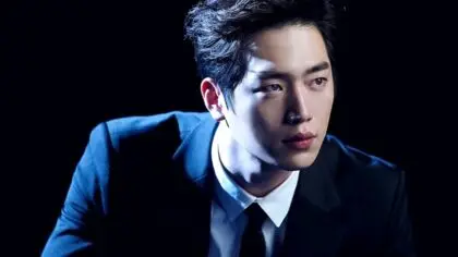 Seo Kang-joon: O galã dos olhos cor de mel