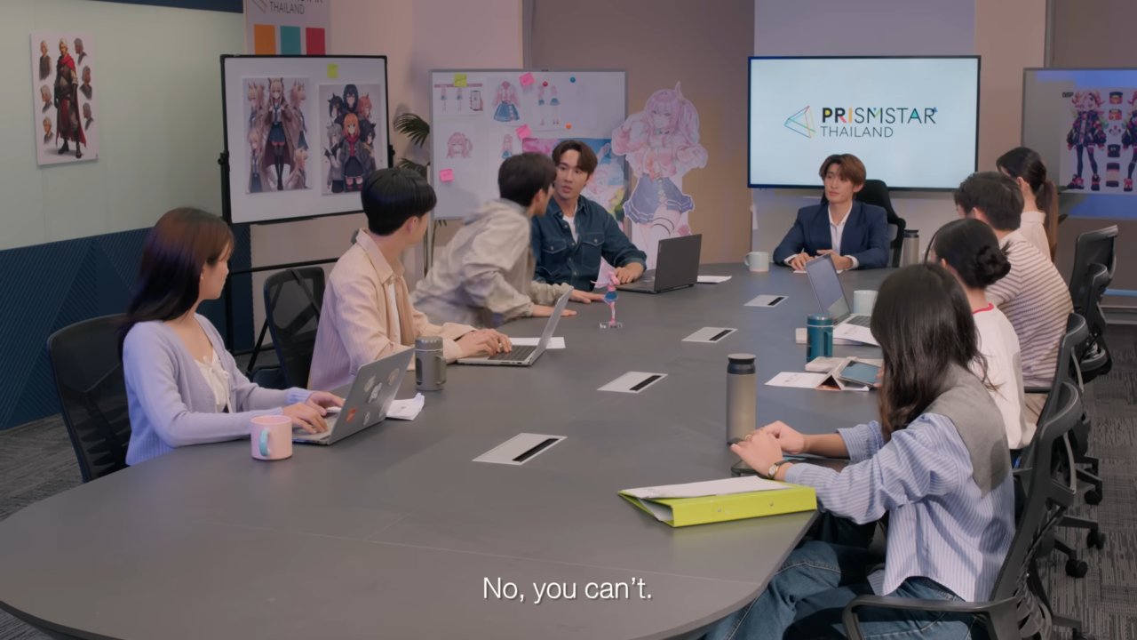  Hill (March Chutavuth) e o CEO Junji (Koji Mukai) em um tenso embate no ambiente de trabalho.