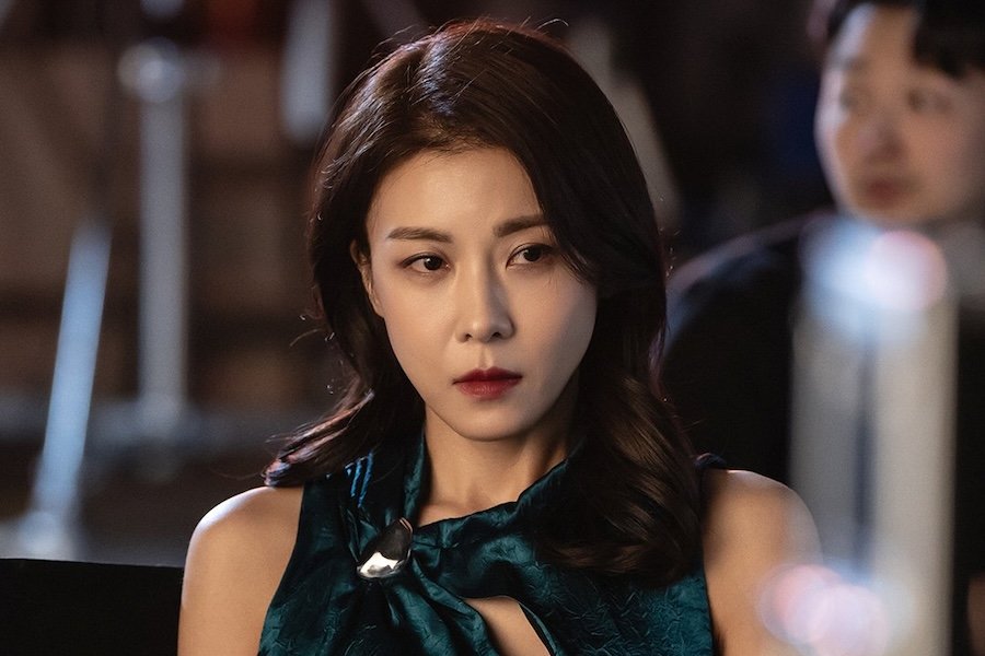 atriz Ha Ji-won na série Climax
