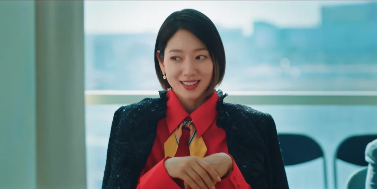 Park Shin-hye como Hong Geum-bo na cena final de Hong, a Infiltrada