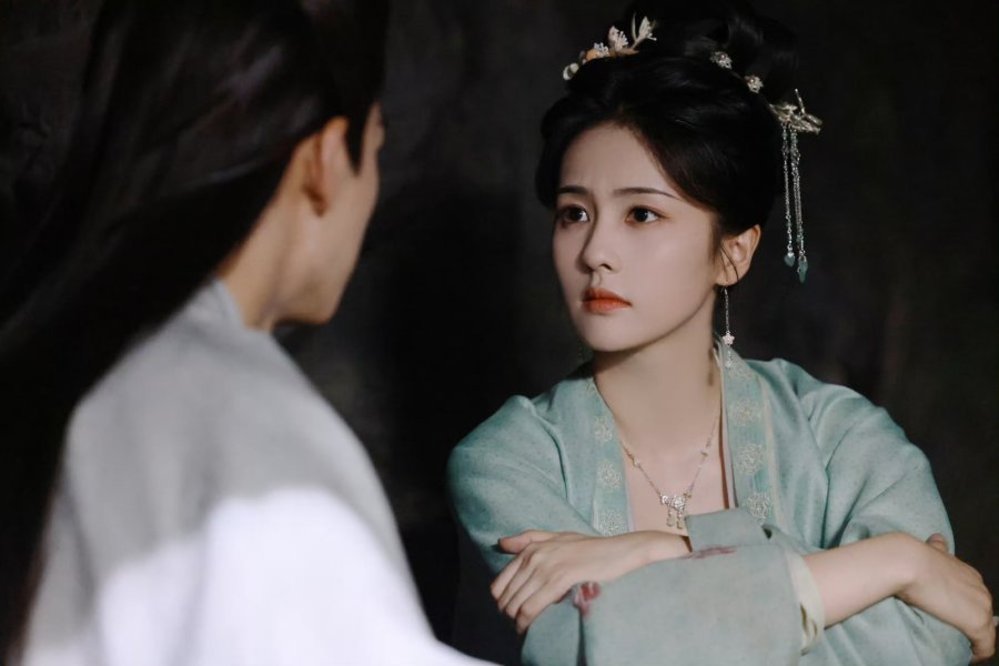 Os personagens Jiang Xue Ning e Xie Wei em cena de conflito na produção Story of Kunning Palace.