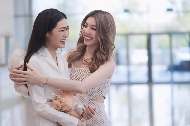 ingling Kwong e Orm Kornnaphat série The Secret of Us.