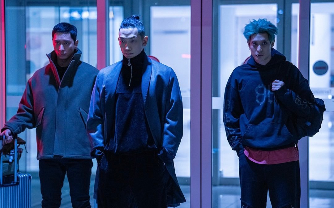 Im Baek Jung e sua equipe.