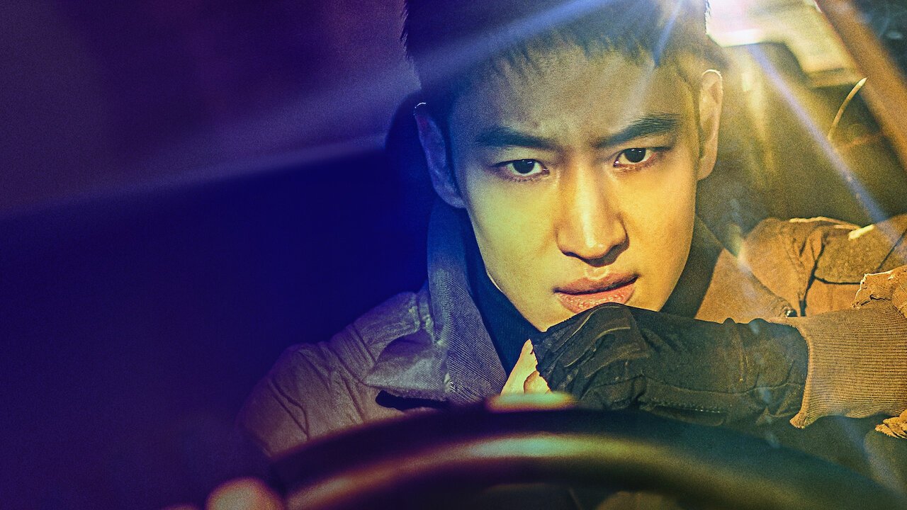 O ator Lee Je Hoon em cena da série Taxi Driver atuando como o motorista Kim Do Ki