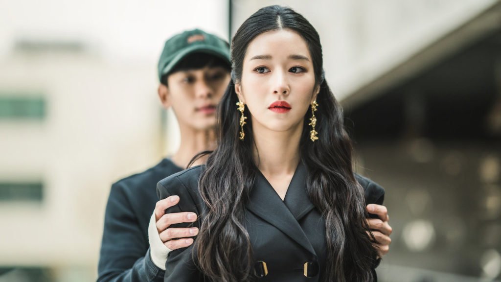 Kim Soo-hyun e Seo Ye-ji em cena de Tudo Bem Não Ser Normal.