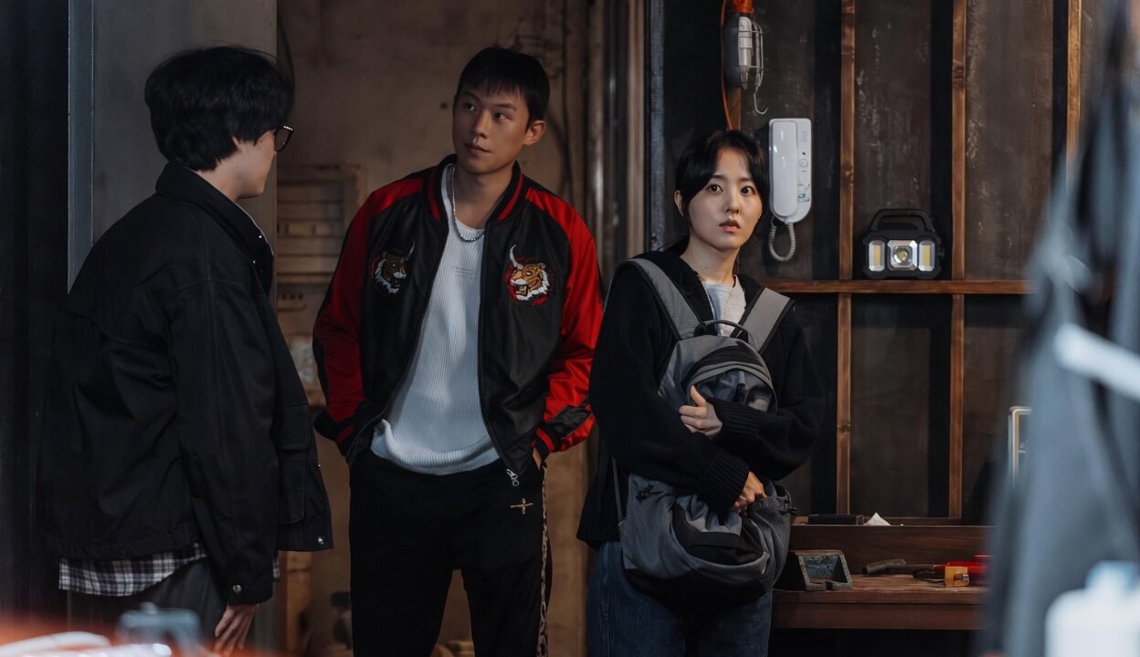 Park Bo-young deixa a imagem fofa para trás em Terra do Ouro, novo k-drama do Disney+