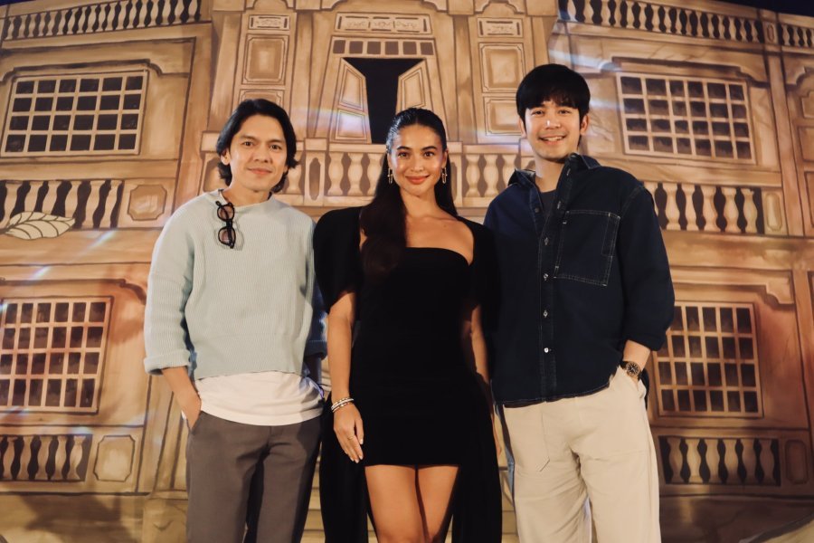 O trio de protagonistas de Tudo Bem Não Ser Normal.