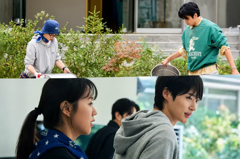 Os atores Lee Kwang-soo e Byeon Woo-seok rindo juntos.