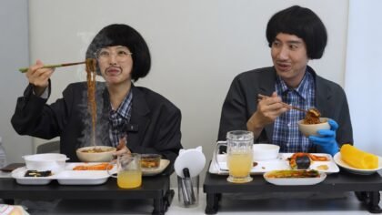 Park Bo Young abandona personagem ao vivo e pede desfoque: “Ninguém quer assistir a esse tipo de mukbang”