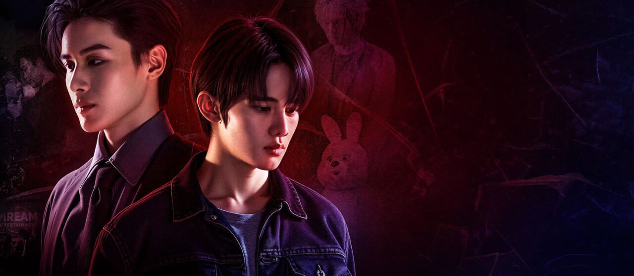 Os atores Minlee Thanakorn e Toptap Jarukit em cena no dorama PAYBACK The Series.
