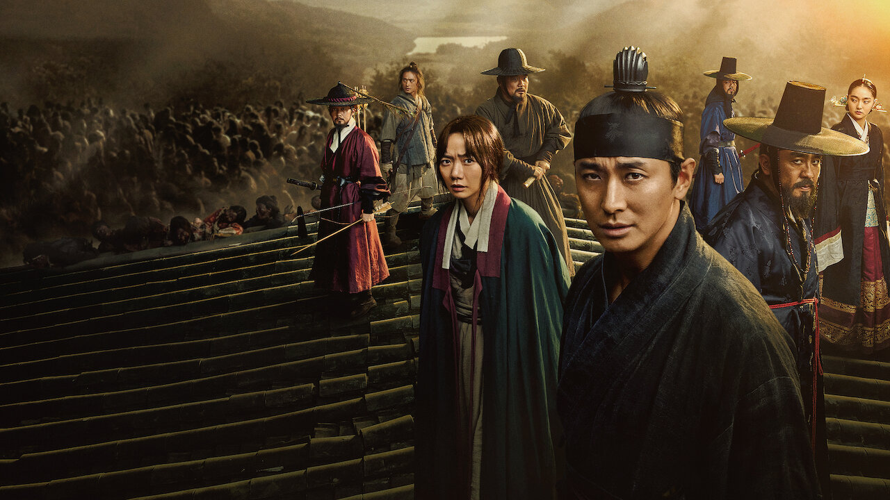 O ator Ju Ji-hoon caracterizado como o Príncipe Herdeiro de Joseon em Kingdom.
