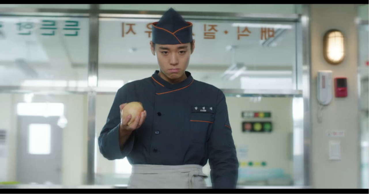 O prato de comida caseira preparado pelo protagonista para os jurados militares