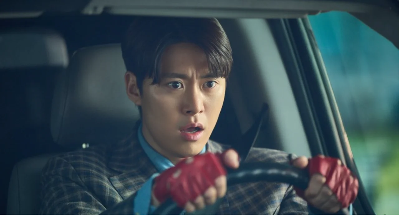 Gong Myung como Lee Min-seok