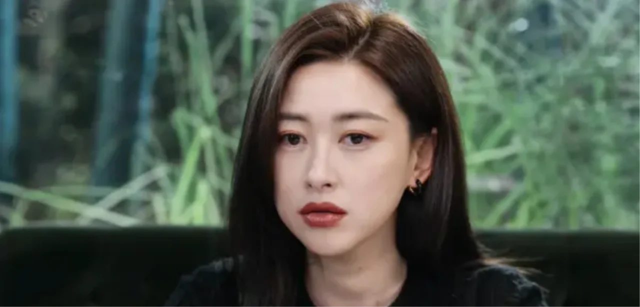 Ji Feng perde o emprego por causa de Xu Mi Yu
