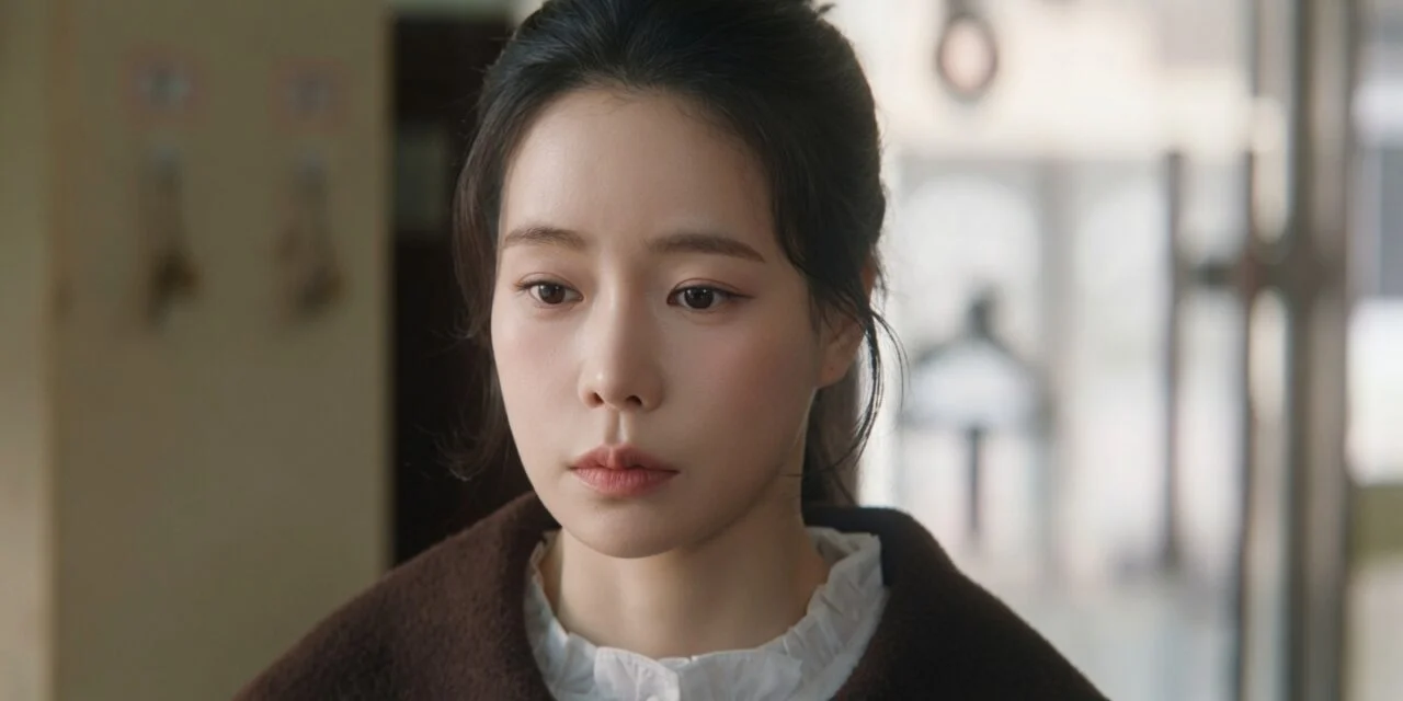 A atriz Lim Ji Yeon caracterizada como sua personagem em My Royal Nemesis
