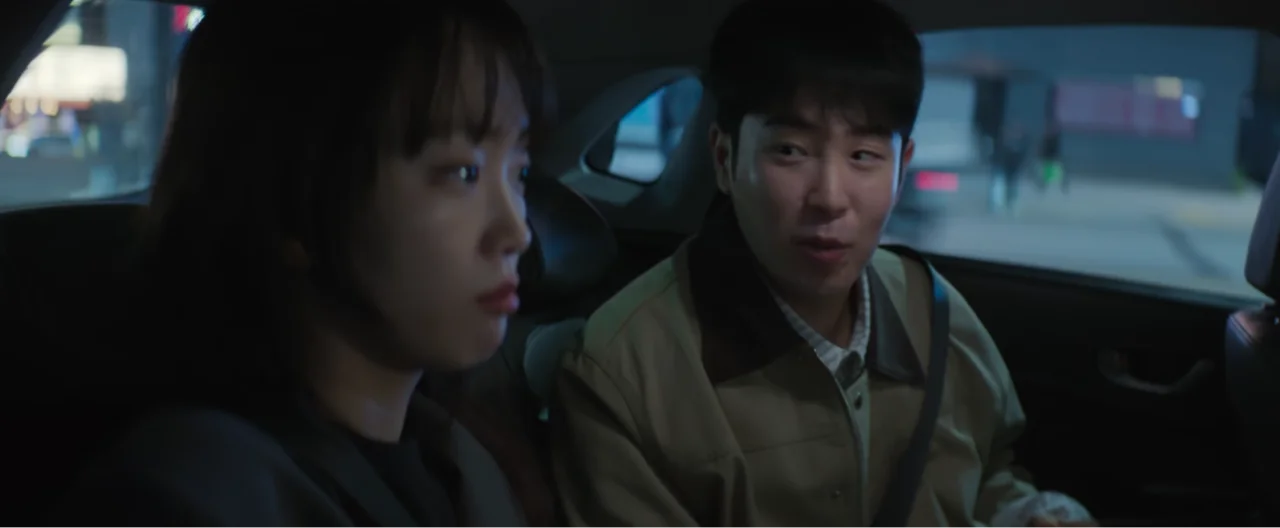 Bong Geun Dae e Han Rim em momento de descontração logo apois resolver um caso.