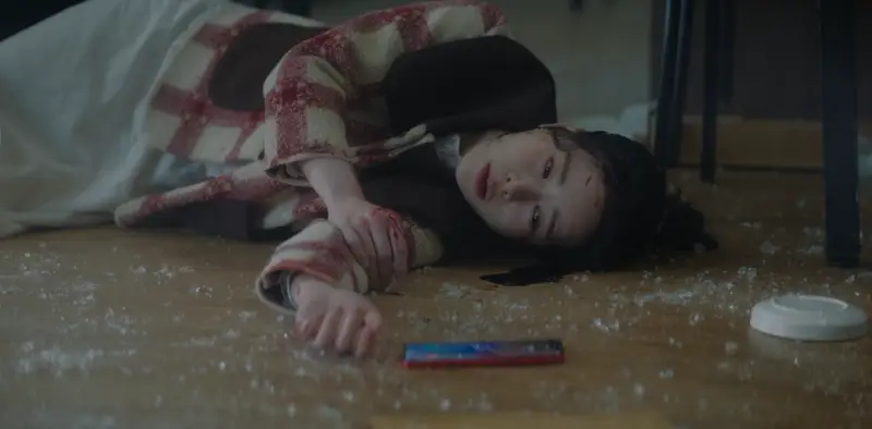 Acidente grave muda o rumo da protagonista na era moderna (Reprodução)