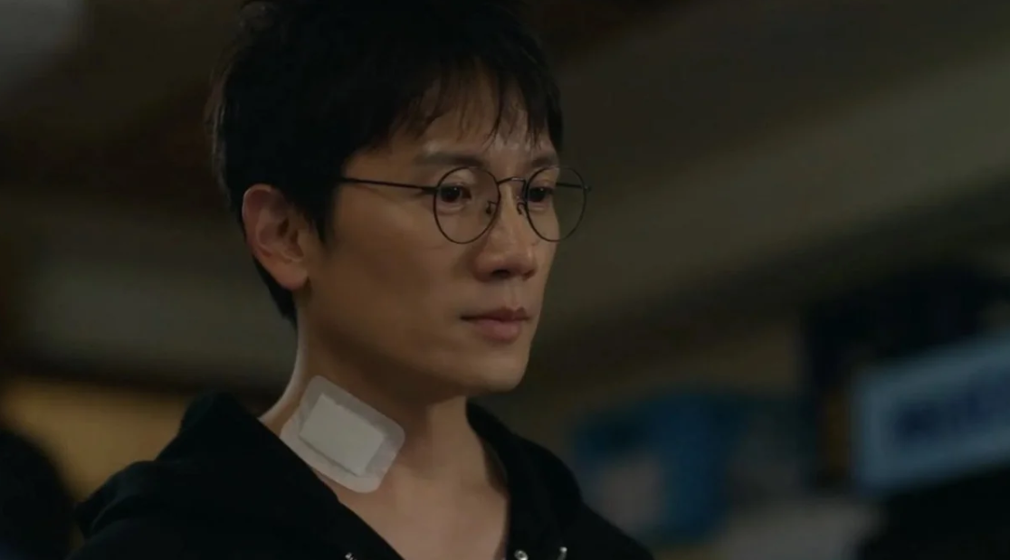Ator sul-coreano em cena no dorama o retorno do juiz.
