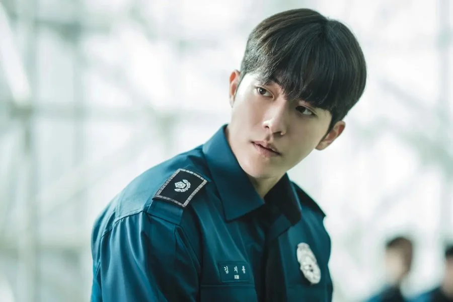 Nam Joo Hyuk caracterizado como o protagonista da série Vigilante