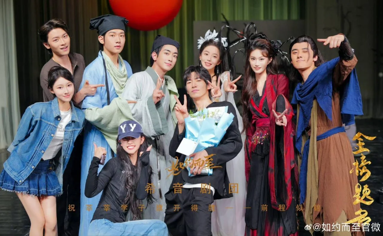 Wu Junting e Zhao Yaoke caracterizados como os personagens Jin Xi e Ning Jin.