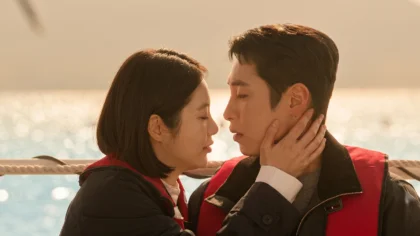 Personagens Do Ji-ui e Yuk Ha-ri em cena do episódio final de Doutor à Beira do Amor.