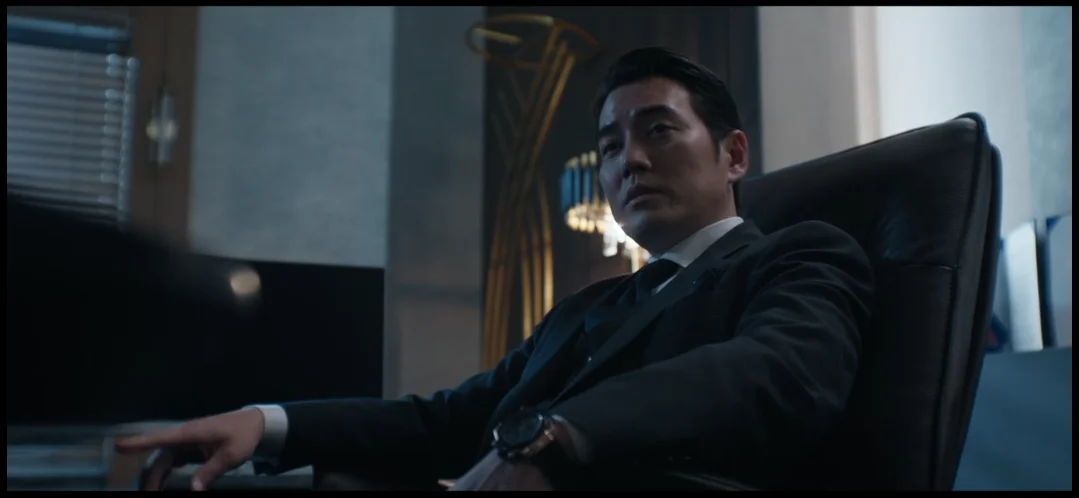 Gang Chan em cena no episódio 9 do dorama Agente Kim: Reativado.