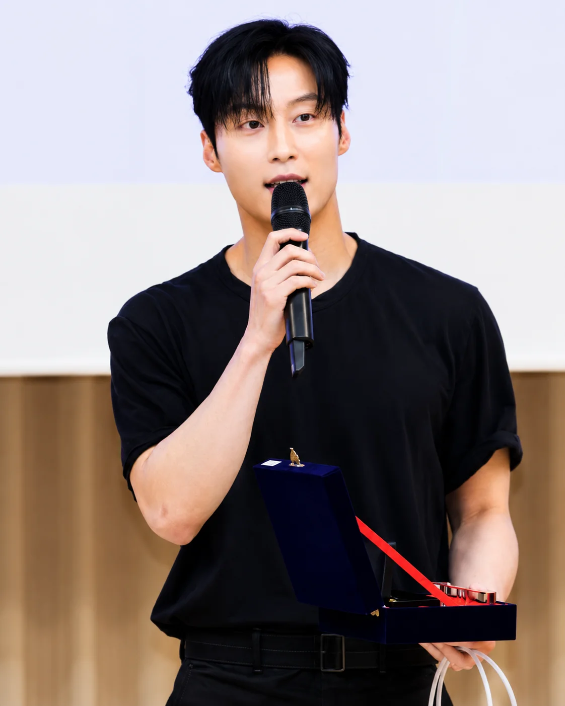 Heo Nam Jun recebe Prêmio Especial