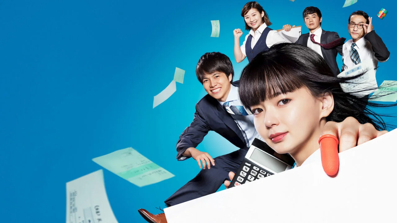 A atriz Mikako Tabe caracterizada como a personagem Sanako Moriwaka em cena da série.
