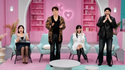 Os apresentadores Seo In-guk, Kang Han-na, Lee Eun-ji e Car, the Garden reagindo com expressões de surpresa no estúdio do reality Solteiros Nunca Mais