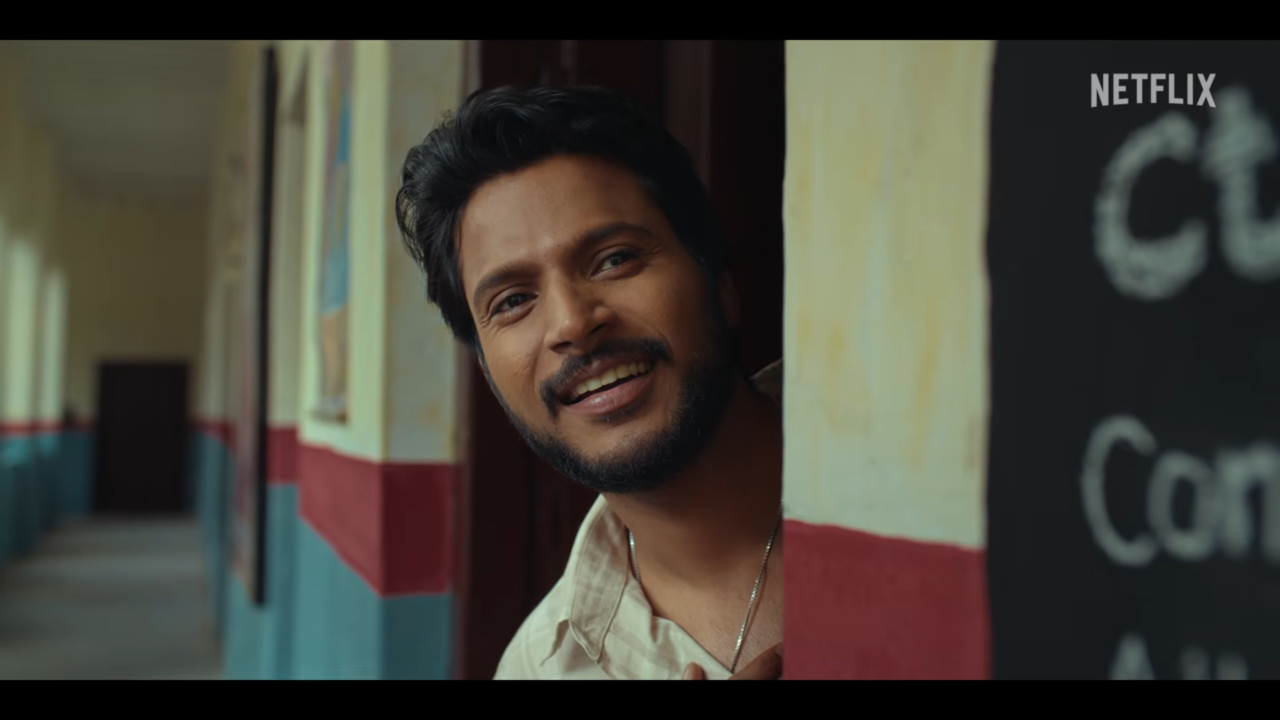 Ator Sundeep Kishan caracterizado como o protagonista Subbu na série da Netflix.
