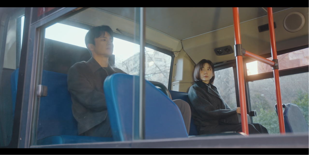 Si-woo e Ji-yoon  em cena