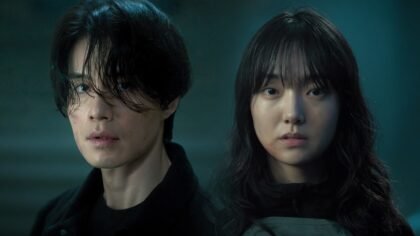 Atores Lee Dong-wook e Kim Hye-jun em imagem promocional.