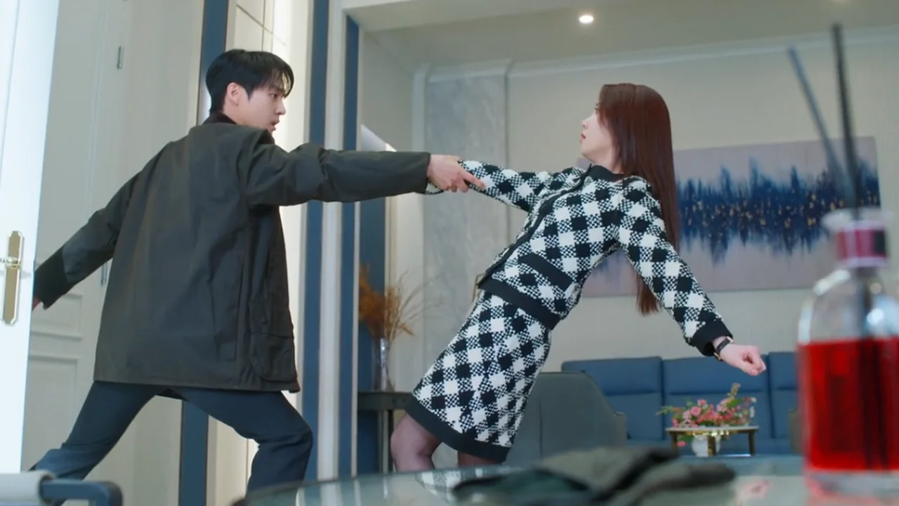 Os Atores Park Eun Bin e Yang Se Jong em cena do dorama Assustadoramente Apaixonados.