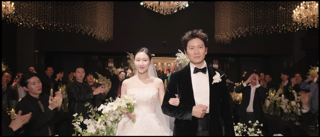 Cena de casamento do dorama The Apartment Job.
