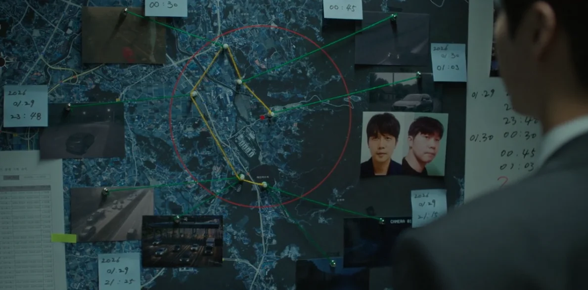Um quadro de investigação policial típico de doramas investigativos.