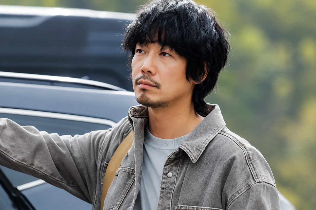 Kim Nam Hee no papel do engenheiro Bong Tae Min.