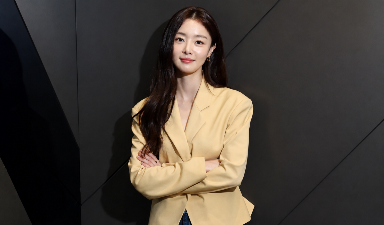  A atriz Han Sun Hwa em imagem promocional.