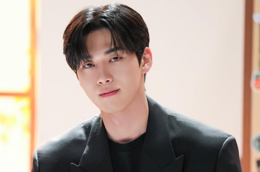 O ator sul-coreano Hong Min Gi