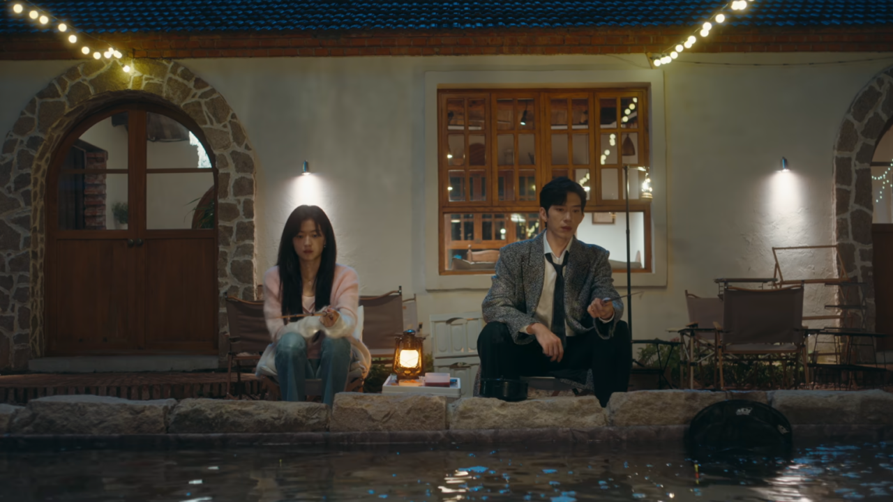 Shang Zhitao and Luan Nian in the fishing scene from episode 4 Shang Zhitao and Luan Nian together in Netflix’s C-drama The Early Spring.
