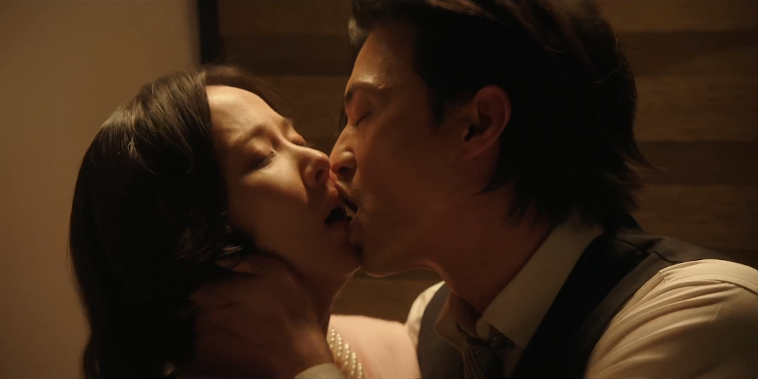 Os atores Kim Ji Hoon e Cho Yeo Jeong em cena do dorama.