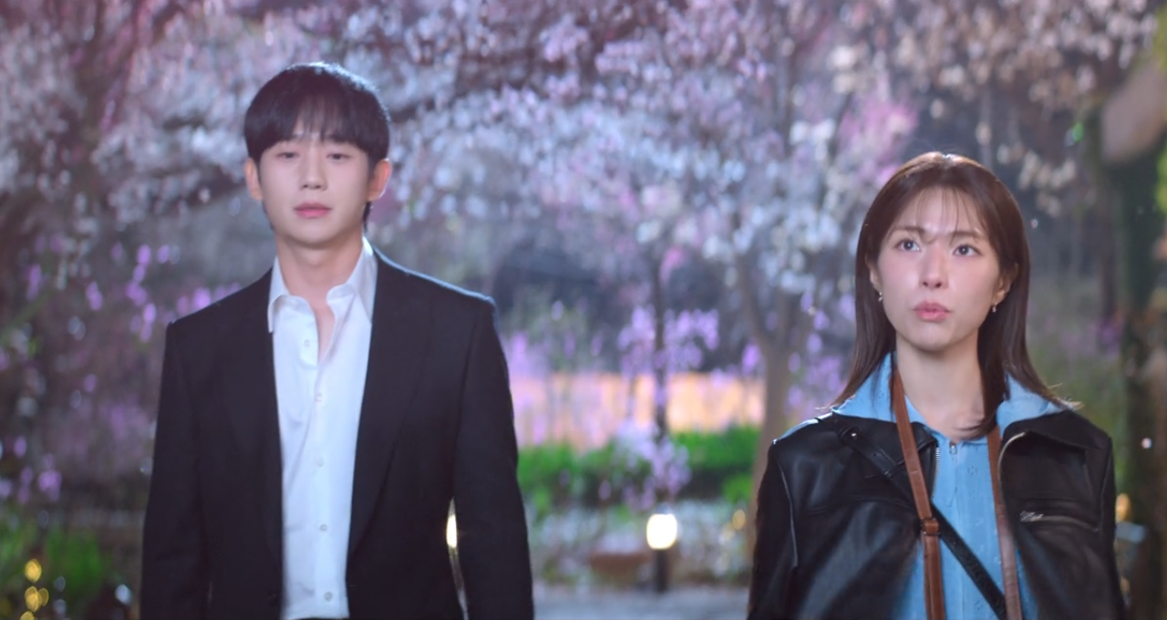 Ha Young e Jung Hae In caracterizados como os protagonistas de Um Grude de Amor.