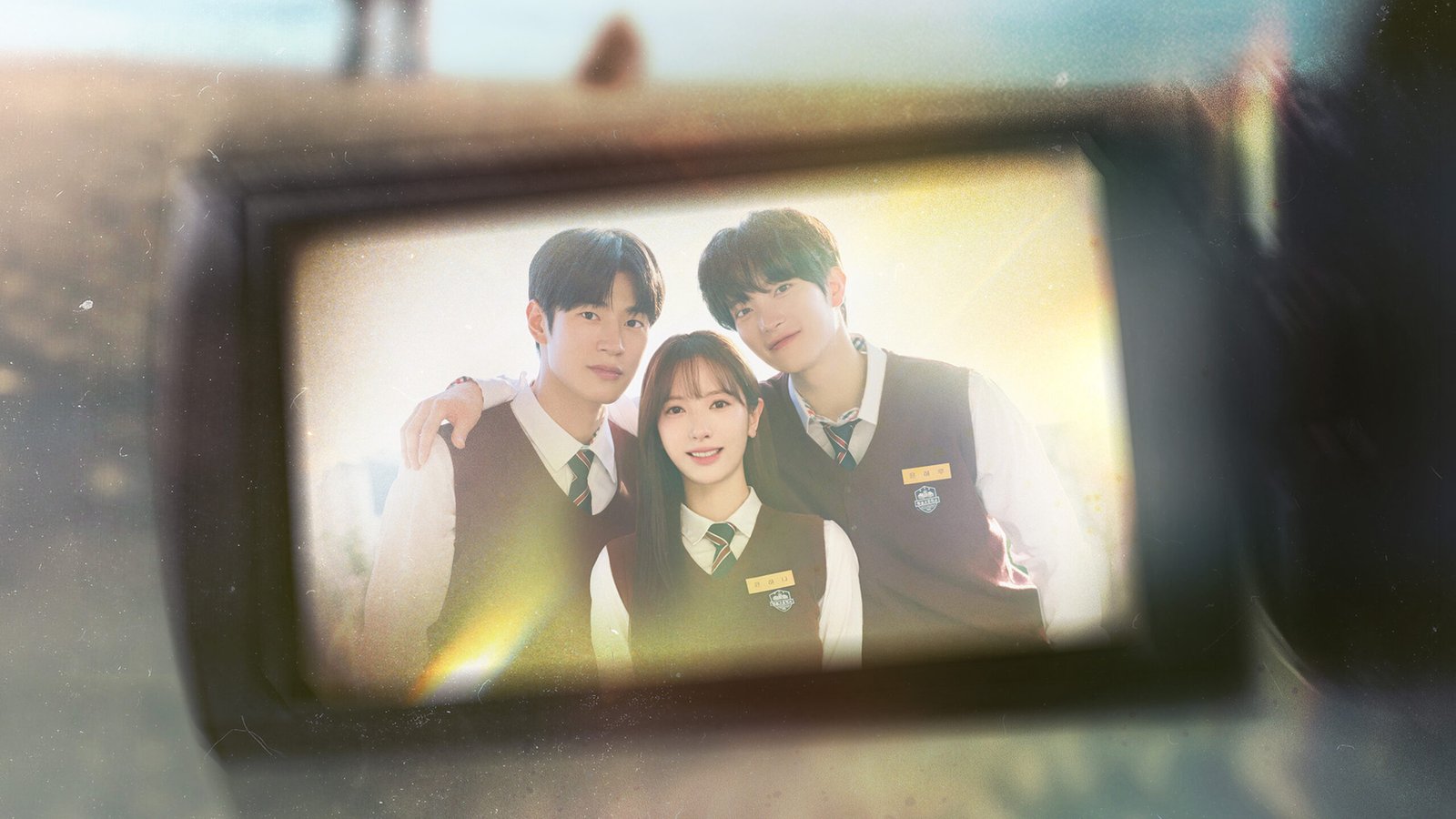 Kim Ji-yeon, Jang Se-hyuk and Park Seo-ham in Dive Into You