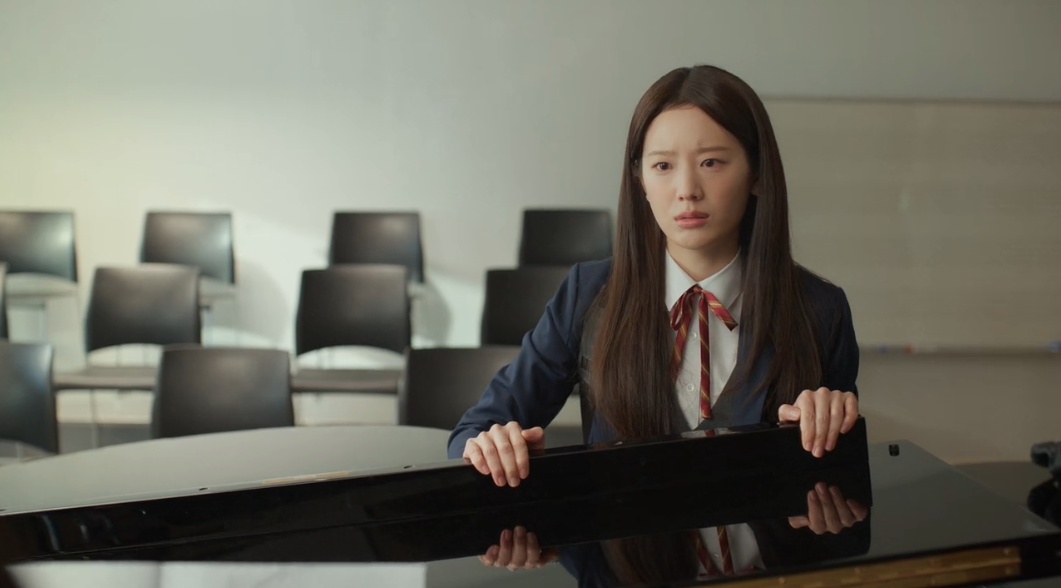 Jang Gyu-ri interpretando Hang Jae-in na série.