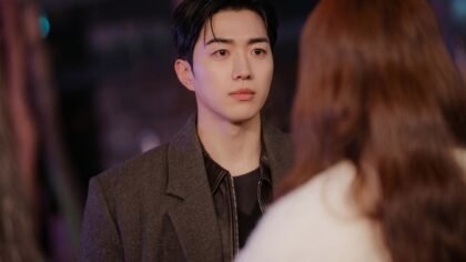 O ator Kang Hoon caracterizado como o executivo Kang Ha Gi no dorama Meu Idol é Meu Chefe.
