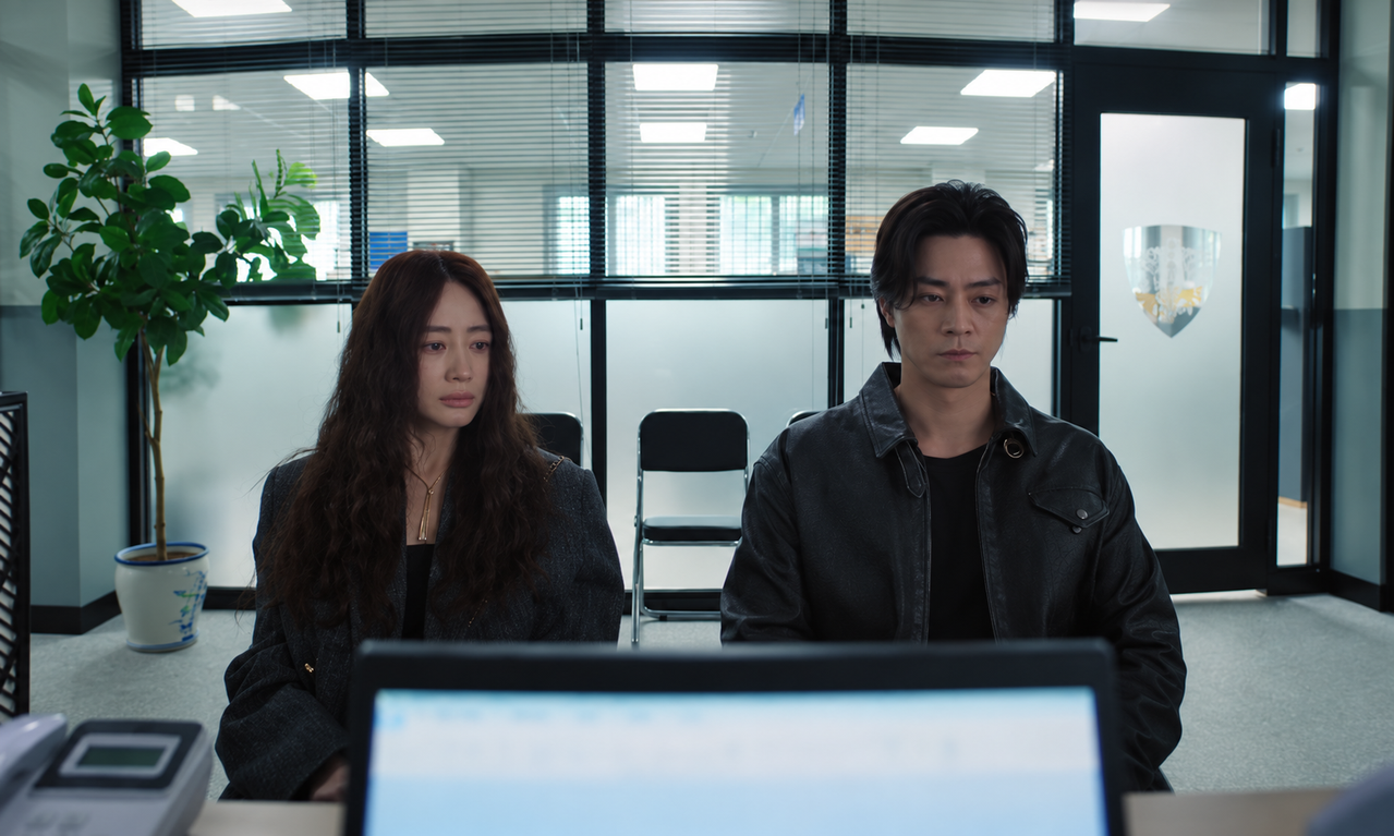 Kyung-hee faces the public scandal in the finale of The Affair Was Just the Beginning